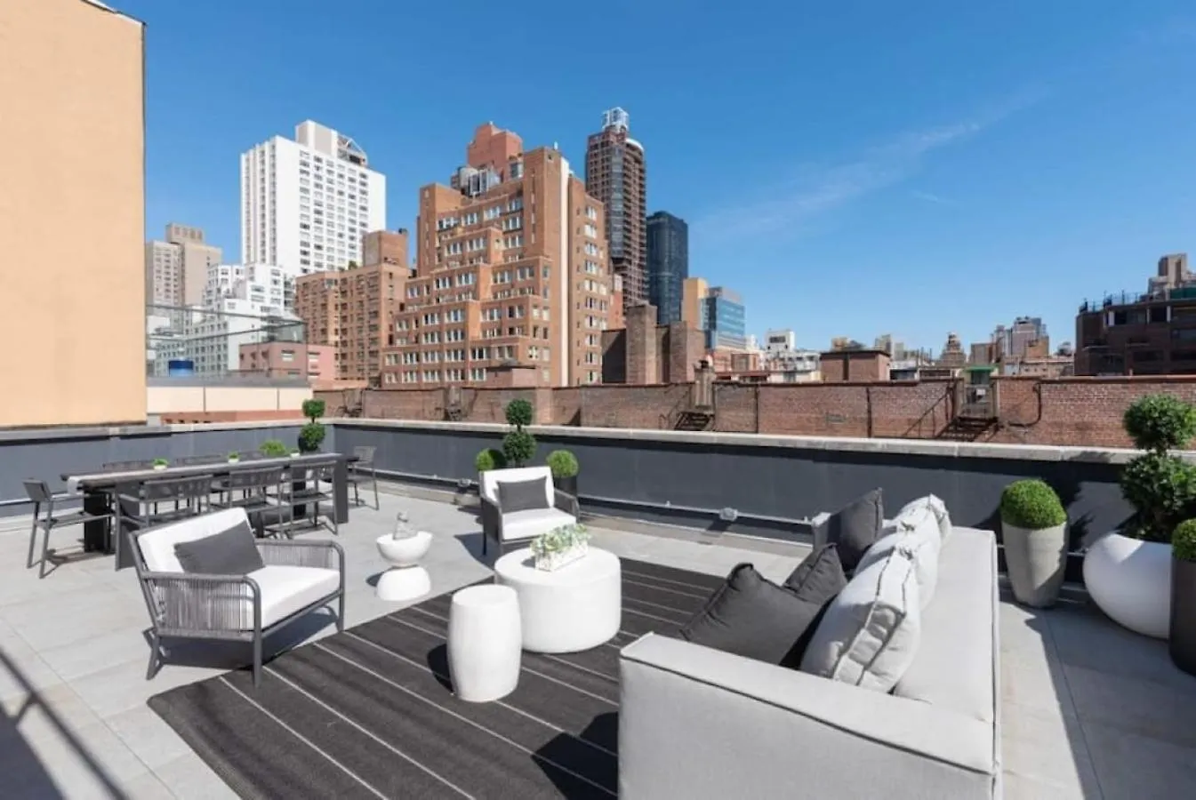 3Br Penthouse With Massive Private Rooftop New York